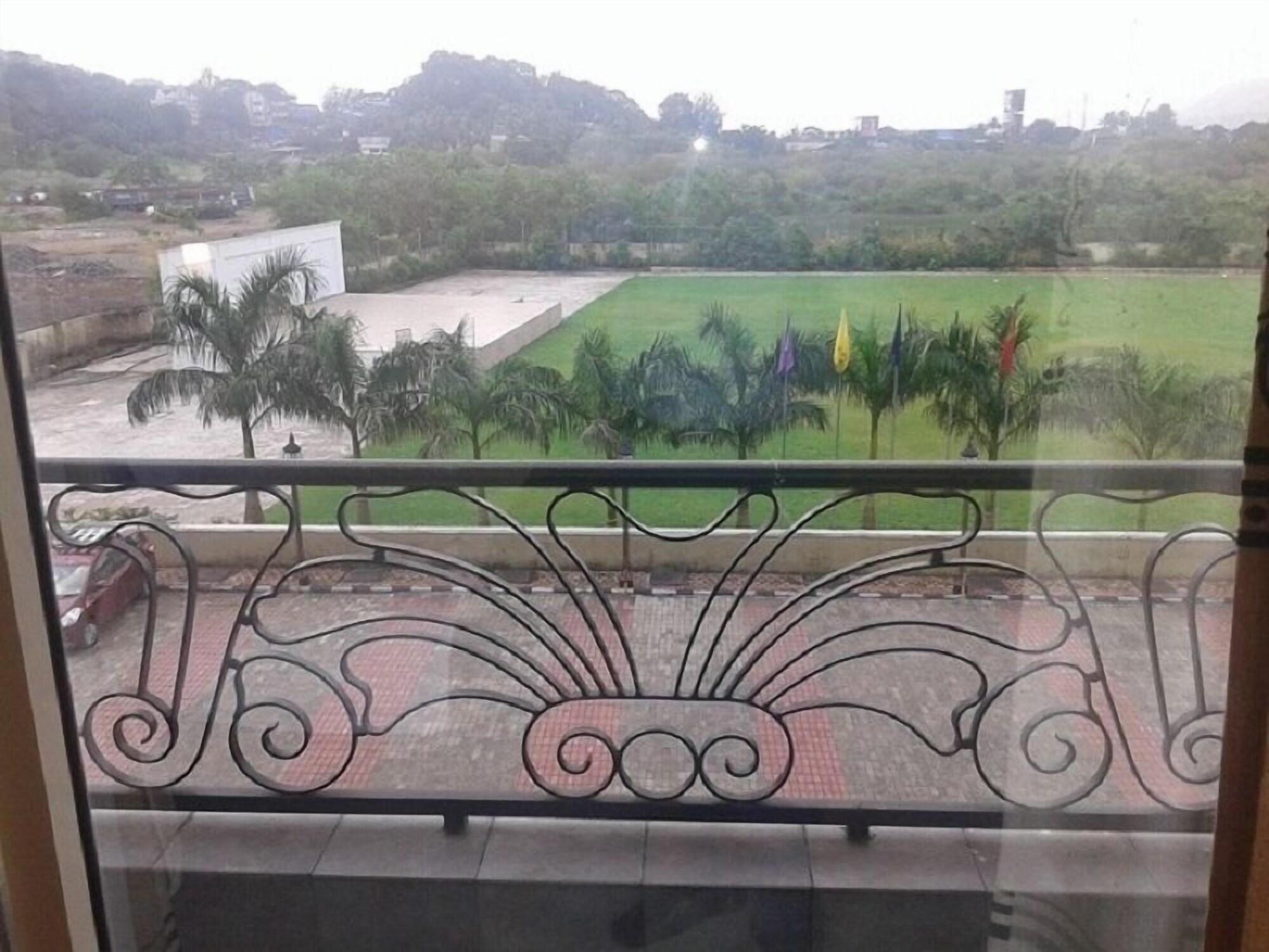 Hotel Sea N Rock Thane Exterior photo