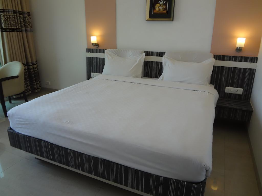 Hotel Sea N Rock Thane Room photo