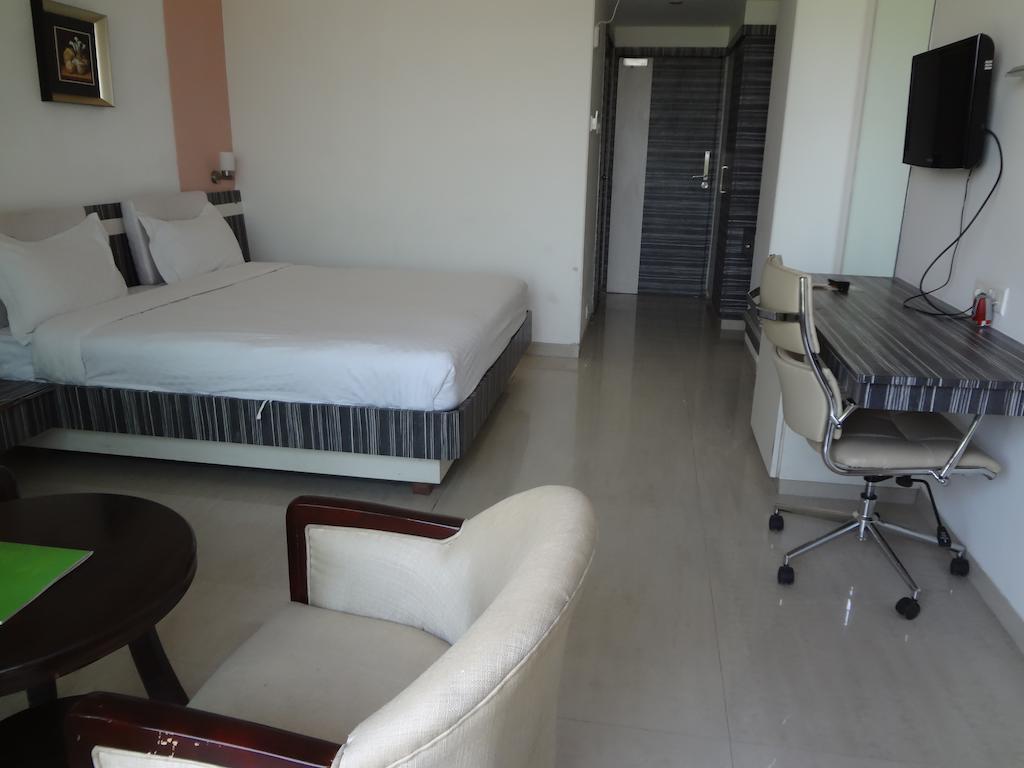 Hotel Sea N Rock Thane Room photo
