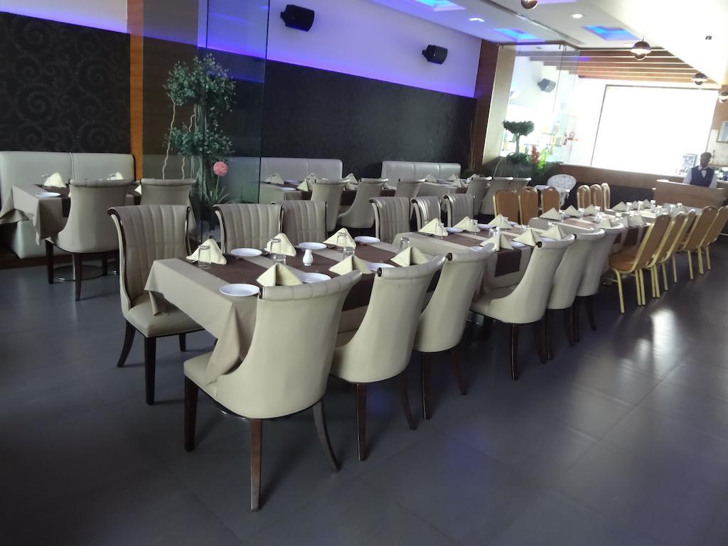 Hotel Sea N Rock Thane Exterior photo
