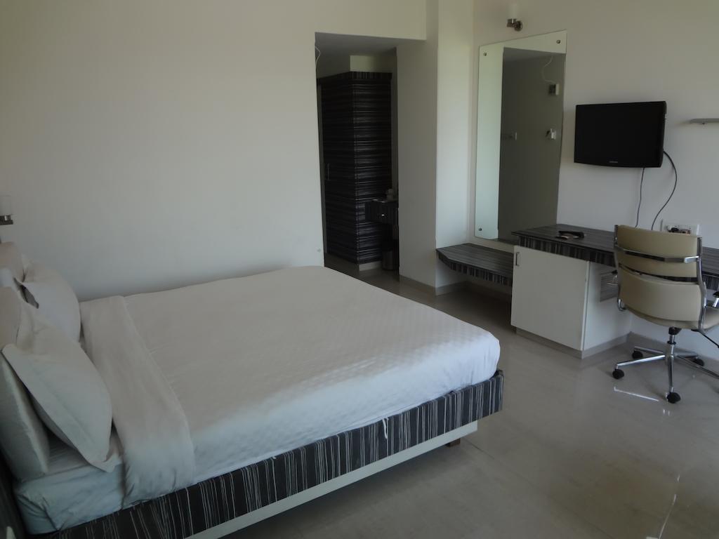 Hotel Sea N Rock Thane Room photo