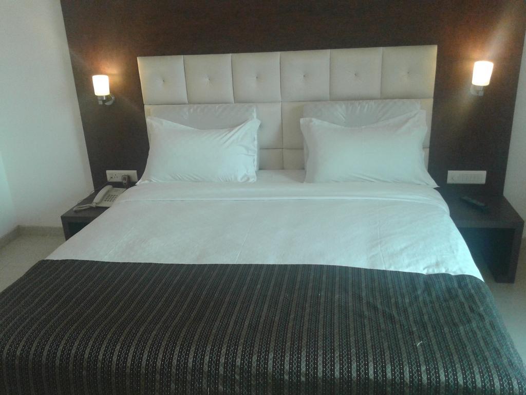 Hotel Sea N Rock Thane Exterior photo