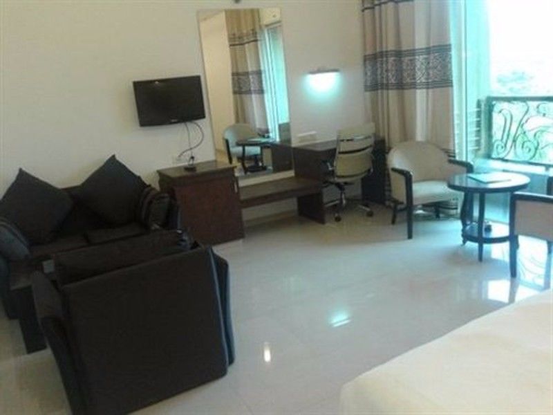 Hotel Sea N Rock Thane Exterior photo