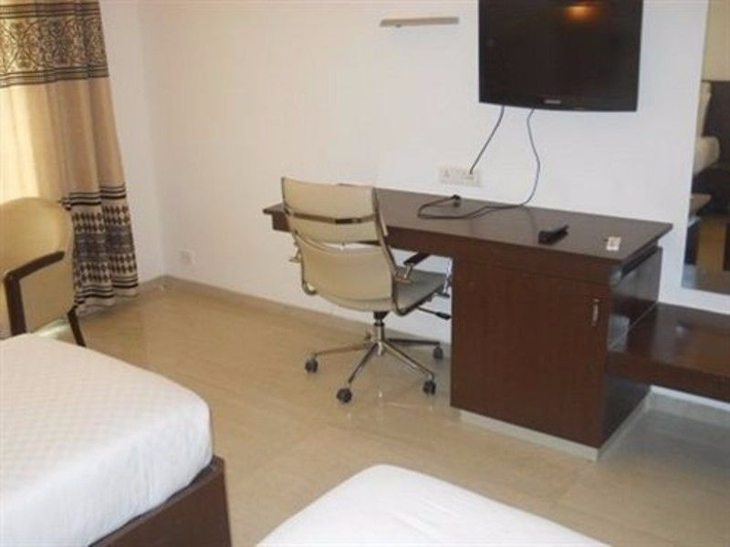Hotel Sea N Rock Thane Exterior photo
