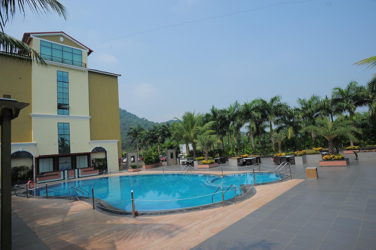 Hotel Sea N Rock Thane Exterior photo