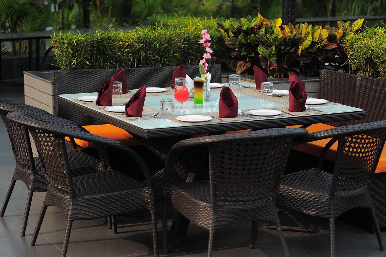 Hotel Sea N Rock Thane Exterior photo